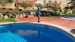 Mantenimiento de Piscinas Mantenimiento de Piscinas